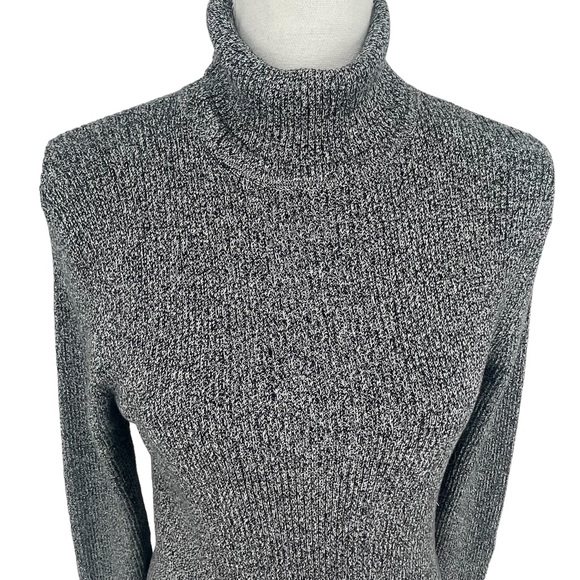 Reference Point Turtleneck in Black and Devon Cream Women's Large - Picture 4 of 12